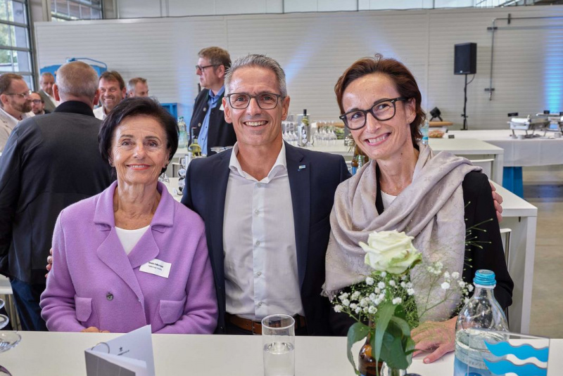  Aktuality, Novinky - Felbermayr Slovensko / SPOLOČNOSTI HAGN UMWELTTECHNIK A DOMARIN OSLAVUJÚ OTVORENIE NOVEJ CENTRÁLY - foto